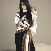 Terbaru, Han Hyo Joo menghiasi sampul majalah Harper’s Bazaar Korea dan Cina edisi Oktober 2021. Foto: dok. Instagram hanhyojoo222