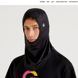 Brand Italia Jual Hijab Unisex Jadi Kontroversi, Netizen Bingung dan Tertawa Brand Italia Jual Hijab Unisex Jadi Kontroversi, Netizen Bingung dan Tertawa