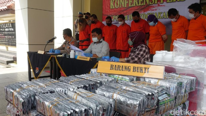 Jutaan obat keras ilegal disita Polda DIY