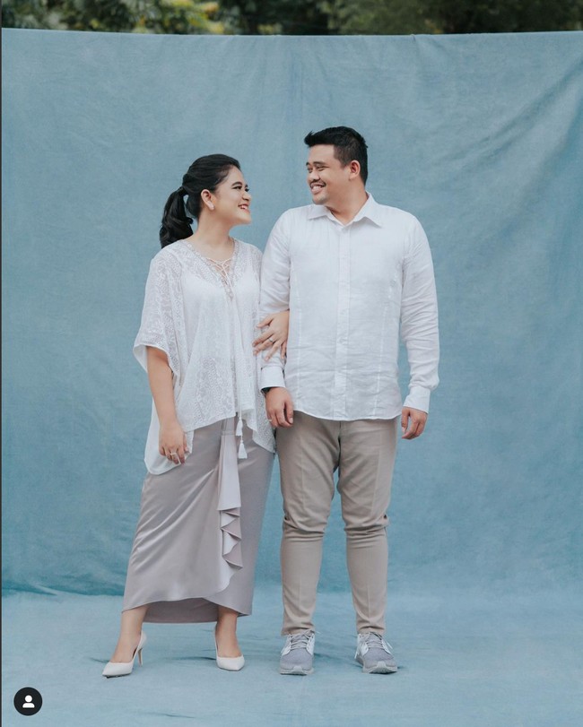 Konsep pemotretan keluarga kecil Kahiyang pun ttampak sederhana. Dalam foto-foto tersebut Kahiyang tampil simpel dengan rambut ekor kuda dan makeup natural yang menghiasi wajahnya. Foto: Instagram