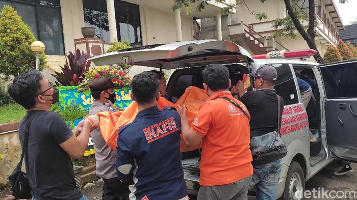 Mayat Pria Bugil di Pandeglang