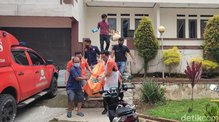 Mayat Pria Bugil di Pandeglang