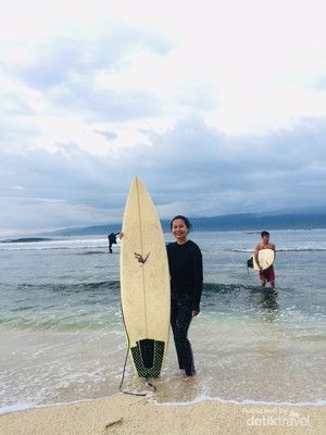 Ini Pantai Tanjung Setia, Salah Satu Spot Surfing Terbaik di Dunia