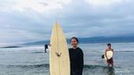 Ini Pantai Tanjung Setia, Salah Satu Spot Surfing Terbaik di Dunia