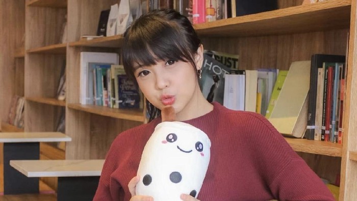 meutia amanda meutia amanda