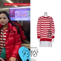 Baju yang dikenakan oleh Nagita Slavina saat hamil ini juga nggak kalah bikin tercengang. Kamu tidak akan menyangka jika sweater garis-garis berwarna putih dan merah ini harganya mencapai Rp 21,3 juta. Sweater Pour La Cote DAzur Striped itu merupakan keluaran Gucci. Foto: Instagram/@fashion_nagitaslavina