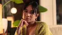 Niki Zefanya atau dikenal sebagai NIKI adalah penyanyi 22 tahun asal Indonesia. Ia bergabung ke label rekaman 88Rising di Amerika Serikat (AS) pada tahun 2017. Label ini juga menaungi Rich Brian.