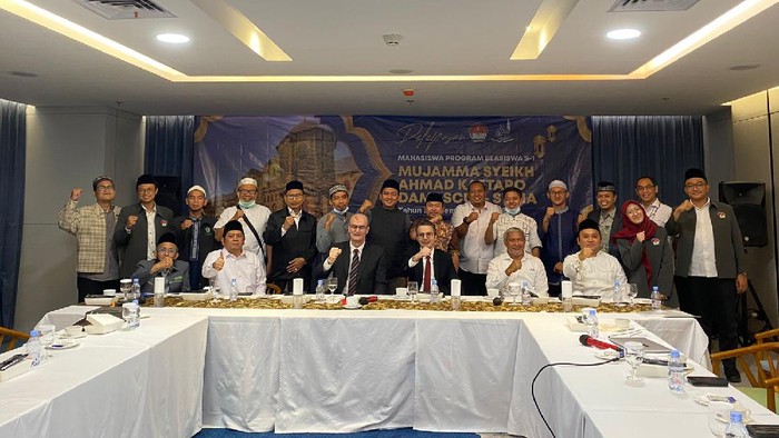 Sebanyak 31 mahasiswa Indonesia akan menempuh pendidikan di Suriah. Keberangkatan mereka akan dilepas oleh Ikatan Alumni Syam Indonesia (Al Syami).