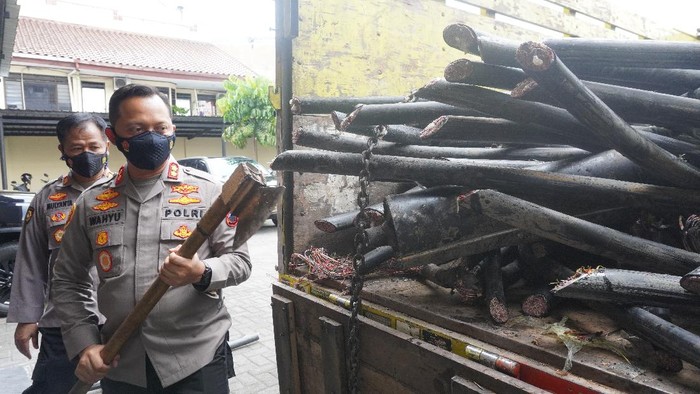 Pencurian kabel Telkom di Sukoharjo