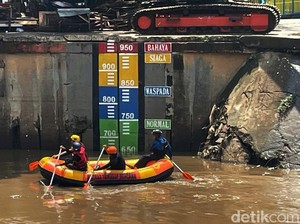 Dinas LH DKI Pamer Sungai Jakarta Tak Masuk 10 Besar Tercemar Mikroplastik