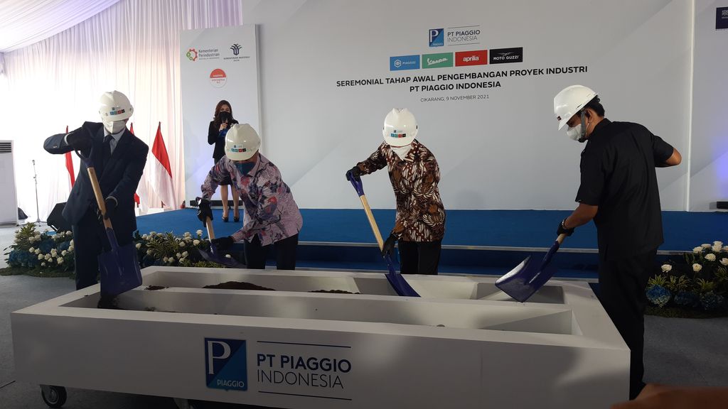 Pabrik PT Piaggio Indonesia dibangun di atas lahan seluas 55.000 meter persegi yang berlokasi di Kawasan Industri Jababeka, Cikarang, Jawa Barat. Indonesia menjadi negara keempat setelah Piaggio juga memiliki fasilitas produksi di Italia, Vietnam, dan India.