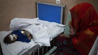 Kondisi itu pun membuat anak-anak di Afghanistan dibayangi ancaman kelaparan dan gizi buruk. Warga kian khawatir akan terjadinya bencana kelaparan saat musim dingin kian dekat. Jika cuaca seburuk yang diperkirakan para ahli pada musim dingin ini, diperkirakan sejumlah besar orang akan terancam kelaparan akut dan kelaparan yang meluas. 