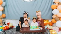 Keduanya memang sudah bercerai beberapa waktu lalu. Foto: Instagram Ririe Fairus