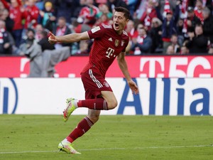 Robert Lewandowski Kejar Rekor Cristiano Ronaldo Ini