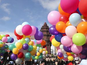 Saat Ibu Kota Kamboja Dipenuhi Balon Beraneka Warna