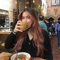 Dalam acara tersebut yang juga pernah direncanakan hadir di Jakarta itu, Stephanie bernyanyi kurang lebih satu jam membawakan lagu-lagunya. Pelantun I Love You 3000 itu menjadi salah satu artis yang ditunggu. Penampilan kemarin adalah yang kedua kali.  Foto: Instagram @stephaniepoetri