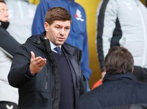 Carragher: Bawa Rangers Juara Lagi atau ke Villa, Gerrard?