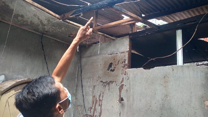 Tabung gas melon meledak di rumah salah seorang warga Pamulang, 3 orang terluka akibat peristiwa ini
