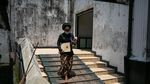 Saat Para Abdi Dalem Keraton Yogya Diwisuda