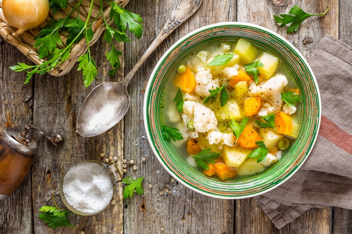 5 Tips Masak Sup Kuah Bening yang Tak Bikin Perut Buncit 5 Tips Masak Sup Kuah Bening yang Tak Bikin Perut Buncit