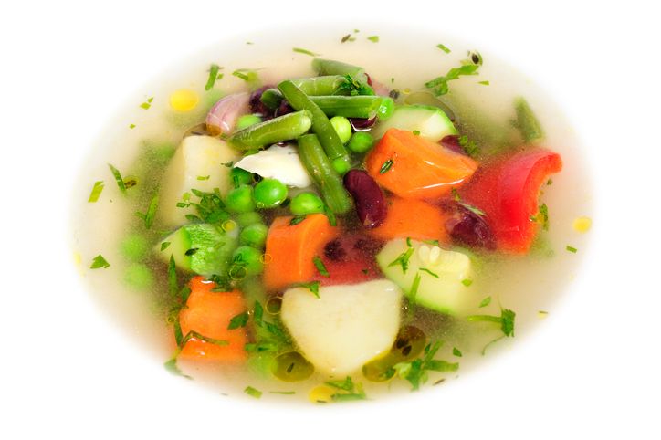 5 Tips Masak Sup Kuah Bening yang Tak Bikin Perut Buncit