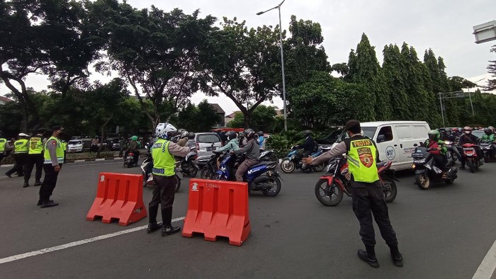 Ada Upcara Hari Pahlawan, Lalu Lintas di TMP Kalibata Dialihkan (Foto: Wilda/detikcom)