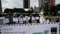 Para aktivis meminta pemerintah untuk ambil tindakan terhadap perubahan cuaca ini.