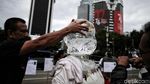 Aksi Patung Es Greenpeace untuk Jokowi