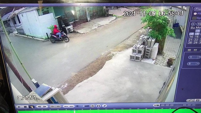 Aksi begal pantat terjadi di Kabupaten Malang. Seorang perempuan berinisial APW menjadi korban.