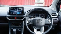Bagian interior All New Toyota Avanza juga berubah total, mulai area dashboard, setir, hingga layar multimedia yang kini mengadopsi panel layar floating atau mengambang. Foto: Dok. Toyota Astra Motor (TAM)