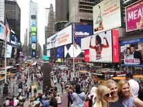 AS Mulai Ditinggal Turis, Kerugian Besar Sektor Pariwisata Membayangi