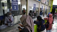 Menyambut Hari Pahlawan yang diperingati setiap tahunnya pada 10 November, PT Kereta Api Indonesia (Persero) memberi apresiasi setinggi-tingginya kepada para Guru dan tenaga kesehatan sebagai pahlawan di masa pandemi, serta kepada para veteran.