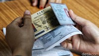 Bentuk apresiasi tersebut dilakukan PT KAI dengan memberikan 11.000 voucher tiket KA Jarak Jauh kelas eksekutif dan ekonomi secara gratis di sejumlah area termasuk Daop 1 Jakarta. 