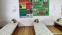 Di Tambun Selatan, Bekasi ada kedai bakso yang menawarkan varian bakso anti-mainstream. Di kedai bakso WoAh Mba Audi, ada menu bakso spesial yang jarang ditemui di tempat lain. Foto: detikFood/Devi S. Lestari