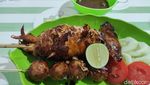 Gokil! Ada Bakso Cumi Raksasa Seberat 1,2 Kilogram