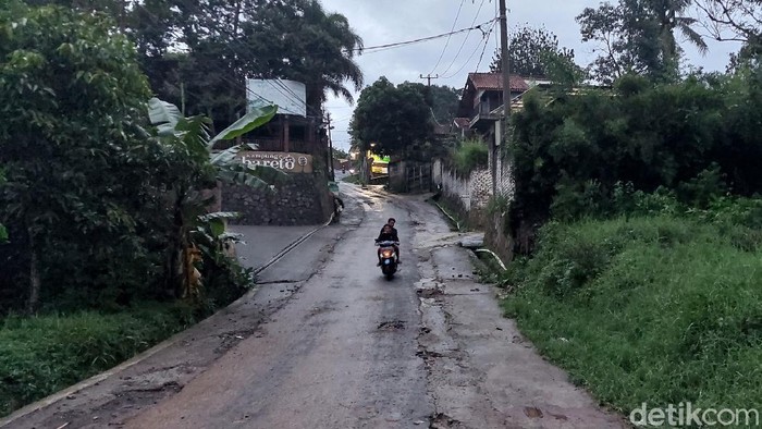 Banjir lumpur di Kabupaten Bandung.