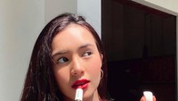 Netizen pun banyak yang bangga saat mengetahui Beby Tsabina masuk kandidat perempuan cantik dunia ini. Foto: Instagram Beby Tsabina