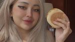 Cupi Cupita, Pedangdut Seksi yang Doyan Ngemil Burger