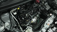 Mesin Daihatsu 1.5 ini diklaim bisa mengeluarkan tenaga hingga 107 PS di 6.000 RPM, sedangkan torsinya ada di 138 Nm di 4.200 RPM. Kini Daihatsu akhirnya menjejalkan penggerak roda depan atau FWD ke Xenia. Selain itu, tenaga dari mesinnya juga sekarang disalurkan dengan transmisi CVT.  (Muhammad Hafizh Gemilang/detikOto)
