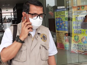 Dekan FISIP Unri Bungkam Usai Diperiksa Polisi soal Dugaan Cium Mahasiswi