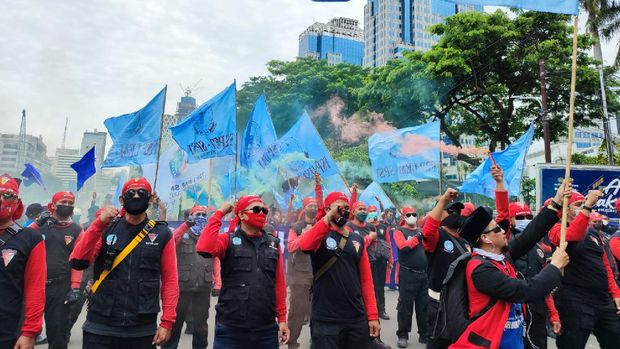 Demo Aliansi Rakyat Menggugat di Patung Kuda, lalu lintas dialihkan