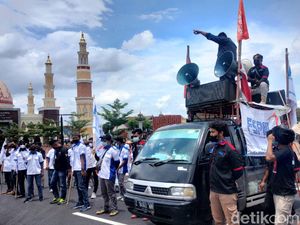 Buruh Majalengka Meradang gegara UMK 2023 Tak Naik 10%