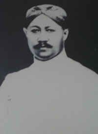 Gubernur Suryo Menurut Kuncar, salah satu pejabat yang paling sibuk selama 10 hari itu adalah Gubernur Suryo. Selama kurun waktu itu, ia intens berkomunikasi terus meminta tolong pemimpin negeri seperti Bung Karno dan Bung Hatta.