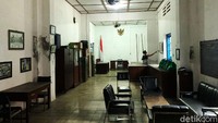 Ada juga sejumlah ruangan, yang dulunya dipakai oleh pimpinan pejuang untuk menyiapkan strategi. 