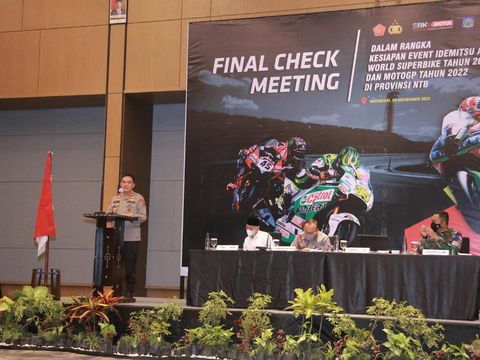 Irjen Mohammad Iqbal Kapolda NTB Irjen Mohammad Iqbal menggaransi WSBK Mandalika berjalan lancar dan taat prokes.