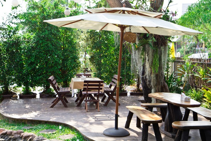 Kafe Outdoor Kafe Outdoor Hits yang Bisa Jadi Tempat Nongkrong Asyik