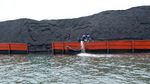 Kapal Tongkang Muatan Batu Bara Karam di Teluk Banyuwangi