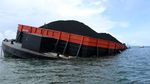 Kapal Tongkang Muatan Batu Bara Karam di Teluk Banyuwangi