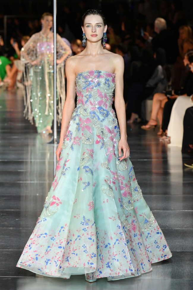 Fashion show Giorgio Armani di Dubai mengangkat tema One Night Only Dubai.  dok. Getty Images/Cedric Ribeiro.