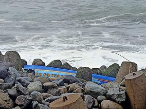 Perahu Terbalik Dihantam Ombak Pantai Kulon Progo, 1 Nelayan Tewas